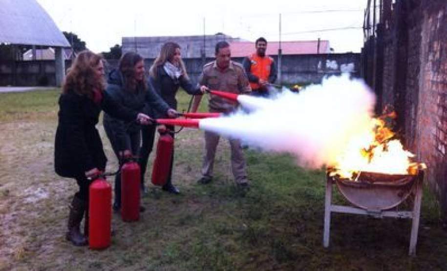 BRIGADA ESCOLAR 1ª CORPDEC conclui primeira etapa de capacitação de professores no Programa Brigada Escolar: Defesa Civil na Escola