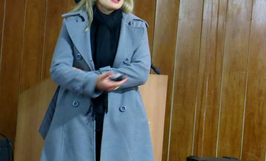 O Chefe da Casa Militar e Coordenador Estadual de Proteção e Defesa Civil, Coronel Adilson Castilho Casitas, ministrou na manhã da última quinta-feira (09/06) uma palestra com o tema “Ações de Proteção e Defesa Civil no Estado do Paraná” para os militares da Curso de Formação de Oficiais na Academia Policial Militar do Guatupê.