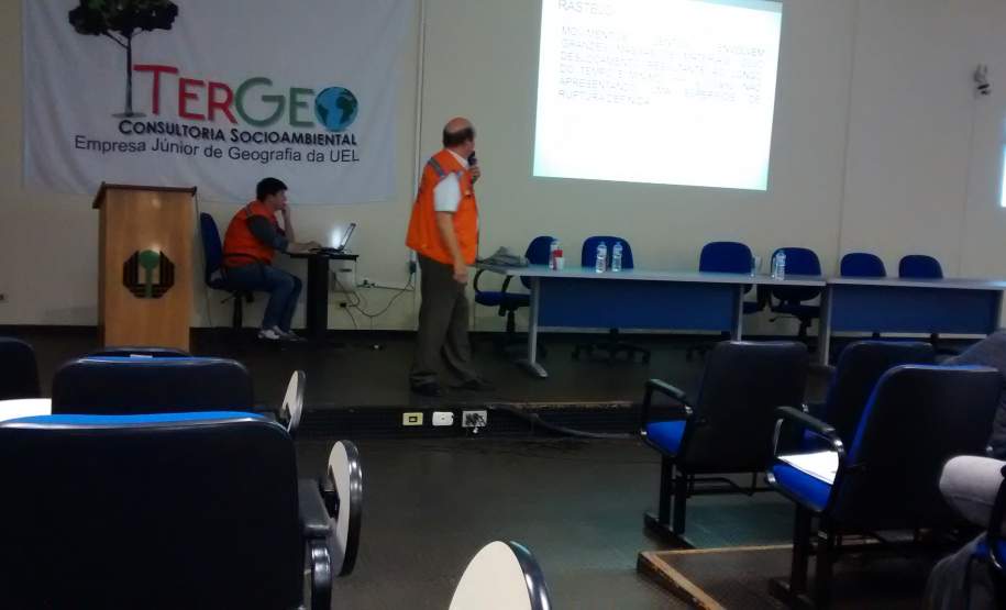 3ª CORPDEC na 32ª Semana de Geografia da UEL. No dia 10 de junho de 2016 à tarde, a 3ª Coordenadoria Regional de Proteção e Defesa Civil (3ª CORPDEC) participou de evento que integrou 32ª Semana de Geografia da Universidade Estadual de Londrina