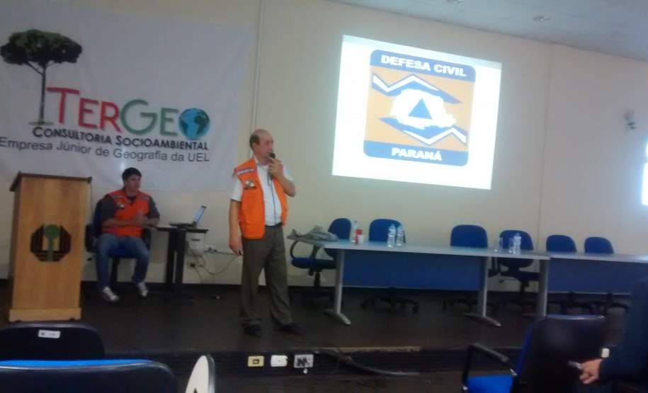 3ª CORPDEC na 32ª Semana de Geografia da UEL. No dia 10 de junho de 2016 à tarde, a 3ª Coordenadoria Regional de Proteção e Defesa Civil (3ª CORPDEC) participou de evento que integrou 32ª Semana de Geografia da Universidade Estadual de Londrina
