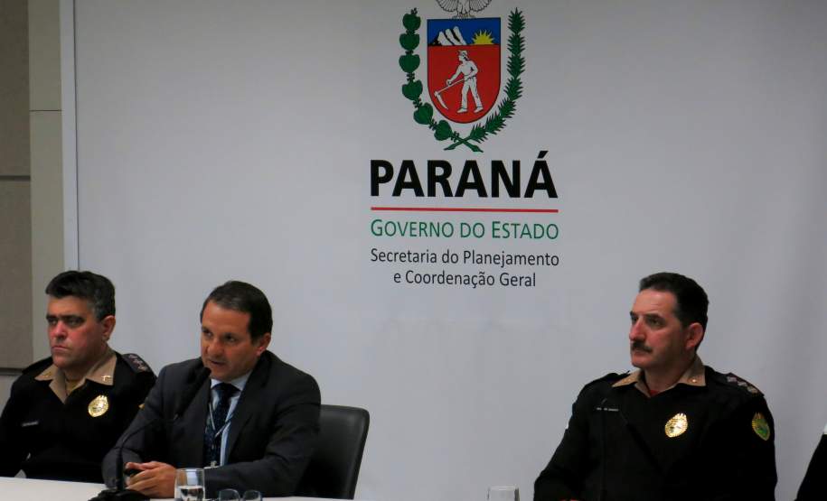 Na tarde da última quarta-feira (15/06) o Coordenador Executivo de Proteção e Defesa Civil, Ten.-Cel. Edemilson de Barros, ministrou uma palestra sobre a metodologia de Defesa Civil para os militares do Curso de Aperfeiçoamento de Oficiais (CAO) da Polícia Militar do Paraná.