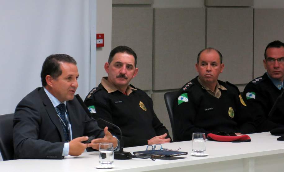 Na tarde da última quarta-feira (15/06) o Coordenador Executivo de Proteção e Defesa Civil, Ten.-Cel. Edemilson de Barros, ministrou uma palestra sobre a metodologia de Defesa Civil para os militares do Curso de Aperfeiçoamento de Oficiais (CAO) da Polícia Militar do Paraná.