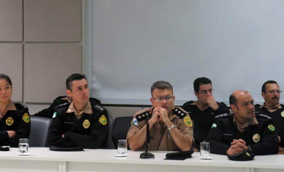 Na tarde da última quarta-feira (15/06) o Coordenador Executivo de Proteção e Defesa Civil, Ten.-Cel. Edemilson de Barros, ministrou uma palestra sobre a metodologia de Defesa Civil para os militares do Curso de Aperfeiçoamento de Oficiais (CAO) da Polícia Militar do Paraná.