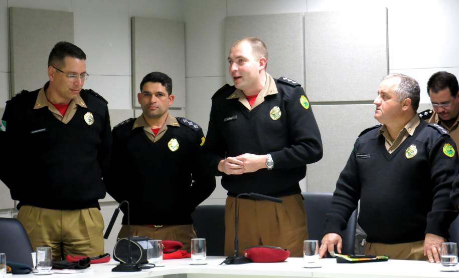 Na tarde da última quarta-feira (15/06) o Coordenador Executivo de Proteção e Defesa Civil, Ten.-Cel. Edemilson de Barros, ministrou uma palestra sobre a metodologia de Defesa Civil para os militares do Curso de Aperfeiçoamento de Oficiais (CAO) da Polícia Militar do Paraná.