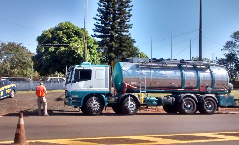 3ª Coordenadoria Regional de Proteção e Defesa Civil e Polícia Rodoviária Federal realizam fiscalização Produtos Perigosos em Cornélio Procópio-PR. No dia 16 de junho de 2016 a 3ª Coordenadoria Regional de Proteção e Defesa Civil realizou Fiscalização de Produtos Perigosos no Posto da Polícia Rodoviária Federal, Km 83 da Rodovia BR 369, no município de Cornélio Procópio.