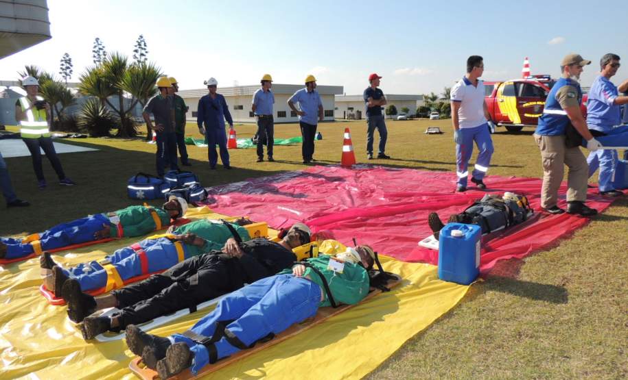Foi realizado na tarde da última quinta-feira(23), o 1º Simulado de Atendimento Emergencial do Plano de Auxílio Mútuo(PAM), da região Metropolitana de Maringá. O evento aconteceu no pátio de inflamáveis da empresa, BS Bios ­Energia Renovável, na cidade de Marialva, onde simulou um incêndio seguido de explosão, ocasionando 15 vítimas.