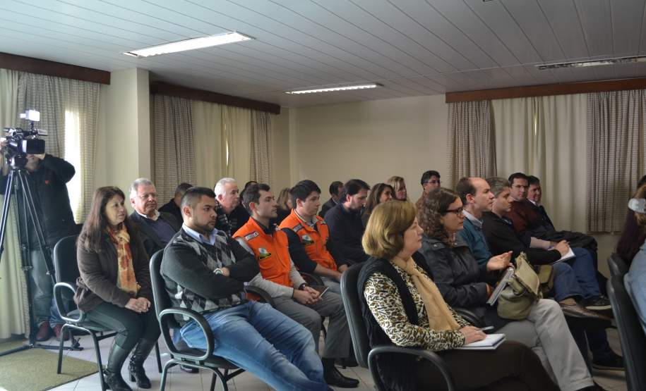 A Secretaria de Estado do Meio Ambiente e Recursos Hídricos e o Instituto de Terras, Cartografia e Geociências (ITCG) receberam nesta segunda-feira (27) os mapeamentos, feitos por radar de máxima precisão, das áreas do Litoral do Paraná sujeitas a desastres.