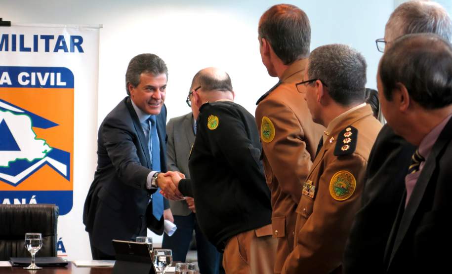 O governador Beto Richa assinou nesta quarta-feira (6), no Palácio Iguaçu, um termo de cooperação técnica entre o Paraná e o Governo do Japão para instalar, no Estado, um radar Banda X para monitoramento meteorológico e prevenção de desastres naturais na Região Metropolitana de Curitiba