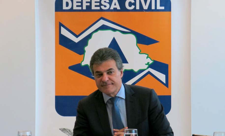 O governador Beto Richa assinou nesta quarta-feira (6), no Palácio Iguaçu, um termo de cooperação técnica entre o Paraná e o Governo do Japão para instalar, no Estado, um radar Banda X para monitoramento meteorológico e prevenção de desastres naturais na Região Metropolitana de Curitiba