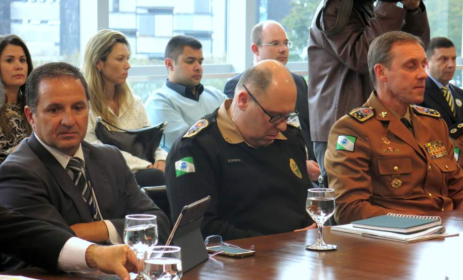 O governador Beto Richa assinou nesta quarta-feira (6), no Palácio Iguaçu, um termo de cooperação técnica entre o Paraná e o Governo do Japão para instalar, no Estado, um radar Banda X para monitoramento meteorológico e prevenção de desastres naturais na Região Metropolitana de Curitiba