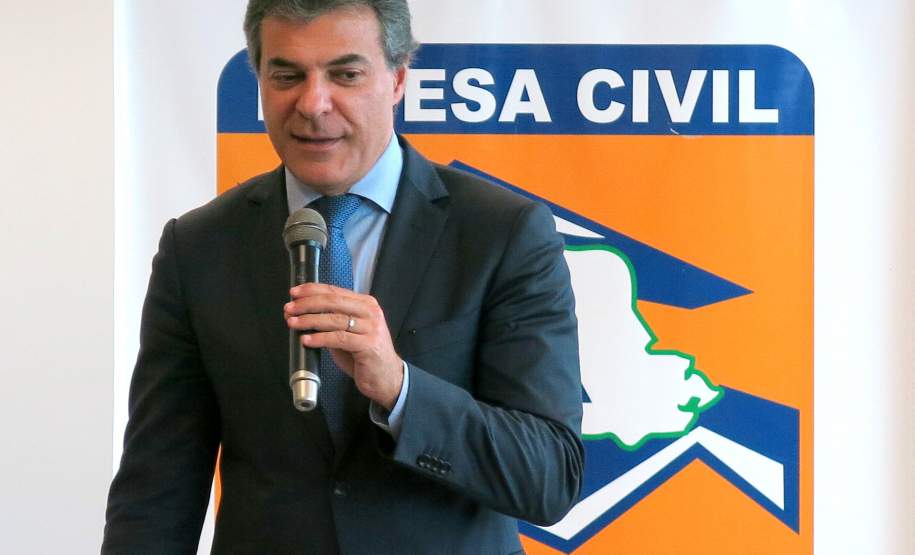 O governador Beto Richa assinou nesta quarta-feira (6), no Palácio Iguaçu, um termo de cooperação técnica entre o Paraná e o Governo do Japão para instalar, no Estado, um radar Banda X para monitoramento meteorológico e prevenção de desastres naturais na Região Metropolitana de Curitiba