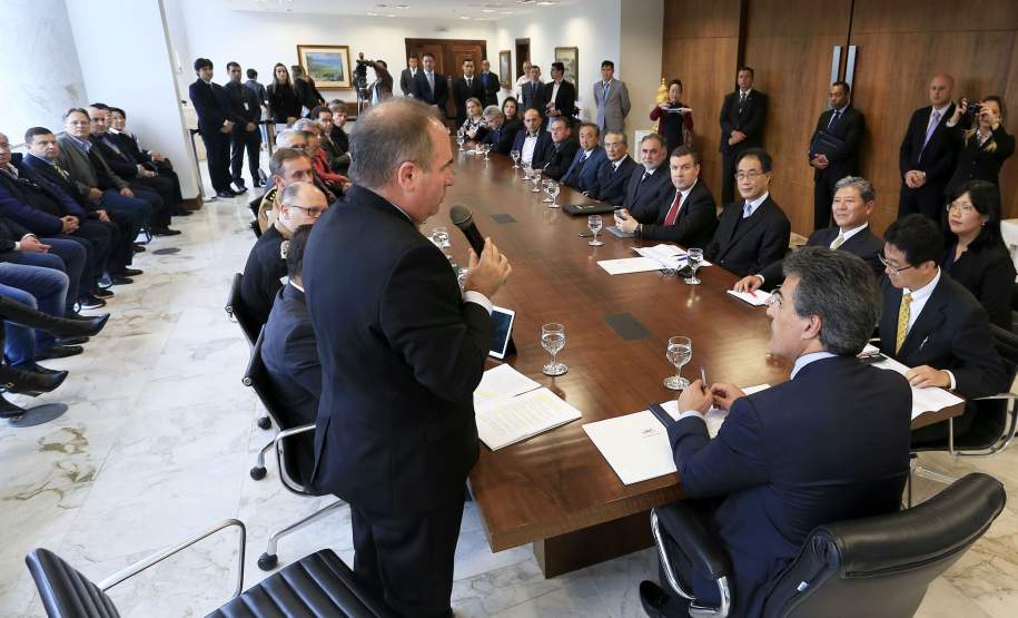 Richa anuncia instalação de radar para prevenir desastres naturais na RMC O governador Beto Richa assinou nesta quarta-feira (6), no Palácio Iguaçu, um termo de cooperação técnica entre o Paraná e o Governo do Japão para instalar, no Estado, um radar Banda X para monitoramento meteorológico e prevenção de desastres naturais na Região Metropolitana de Curitiba