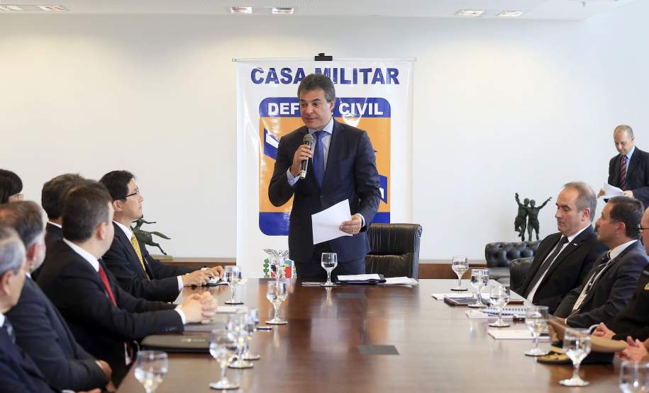 Richa anuncia instalação de radar para prevenir desastres naturais na RMC O governador Beto Richa assinou nesta quarta-feira (6), no Palácio Iguaçu, um termo de cooperação técnica entre o Paraná e o Governo do Japão para instalar, no Estado, um radar Banda X para monitoramento meteorológico e prevenção de desastres naturais na Região Metropolitana de Curitiba