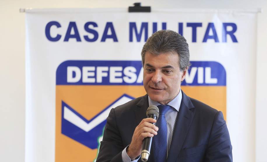 Richa anuncia instalação de radar para prevenir desastres naturais na RMC O governador Beto Richa assinou nesta quarta-feira (6), no Palácio Iguaçu, um termo de cooperação técnica entre o Paraná e o Governo do Japão para instalar, no Estado, um radar Banda X para monitoramento meteorológico e prevenção de desastres naturais na Região Metropolitana de Curitiba