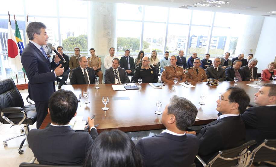 Richa anuncia instalação de radar para prevenir desastres naturais na RMC O governador Beto Richa assinou nesta quarta-feira (6), no Palácio Iguaçu, um termo de cooperação técnica entre o Paraná e o Governo do Japão para instalar, no Estado, um radar Banda X para monitoramento meteorológico e prevenção de desastres naturais na Região Metropolitana de Curitiba