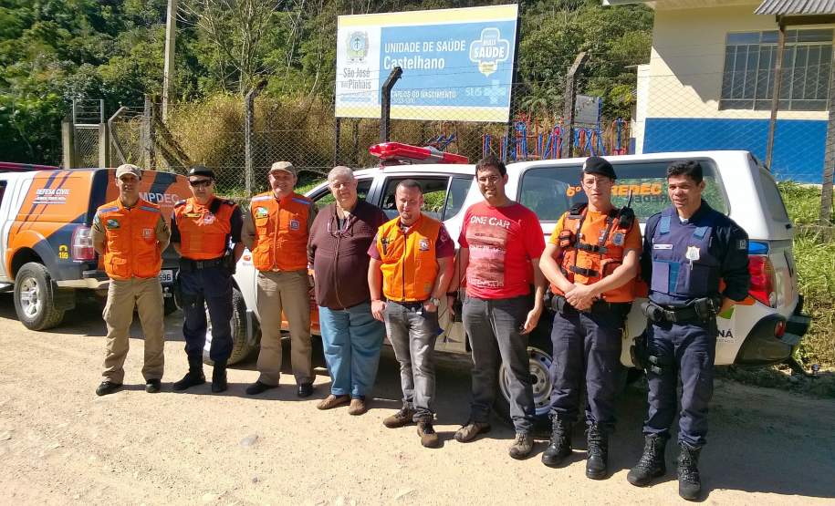 6ª CORPDEC realiza Simulado da REER no Município de São José dos Pinhais. No último sábado (09/07), a 6ª Coordenadoria Regional de Proteção e Defesa Civil realizou o simulado REER (Rede Estadual de Emergência de Radioamadores) no município de São José dos Pinhais, na região denominada Colônia Castelhanos, a qual está na Serra do Mar e faz divisa com o município de Guaratuba.
