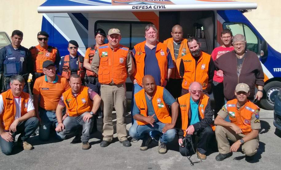 6ª CORPDEC realiza Simulado da REER no Município de São José dos Pinhais. No último sábado (09/07), a 6ª Coordenadoria Regional de Proteção e Defesa Civil realizou o simulado REER (Rede Estadual de Emergência de Radioamadores) no município de São José dos Pinhais, na região denominada Colônia Castelhanos, a qual está na Serra do Mar e faz divisa com o município de Guaratuba.