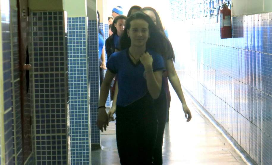 Na tarde da última terça-feira, a Coordenadoria Estadual de Proteção e Defesa Civil e a 1ª Coordenadoria Regional de Proteção e Defesa Civil (CORPDEC), através do Programa Brigadas Escolares, realizaram treinamento do Plano de Abandono no Colégio Estadual Professor Teobaldo Leonardo Kletemberg, no Sítio Cercado, em Curitiba