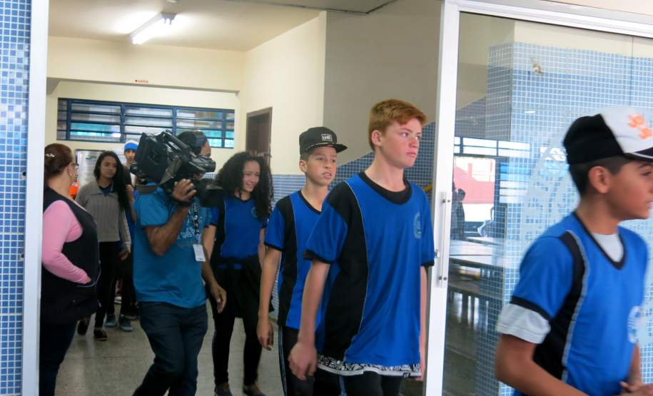 Na tarde da última terça-feira, a Coordenadoria Estadual de Proteção e Defesa Civil e a 1ª Coordenadoria Regional de Proteção e Defesa Civil (CORPDEC), através do Programa Brigadas Escolares, realizaram treinamento do Plano de Abandono no Colégio Estadual Professor Teobaldo Leonardo Kletemberg, no Sítio Cercado, em Curitiba