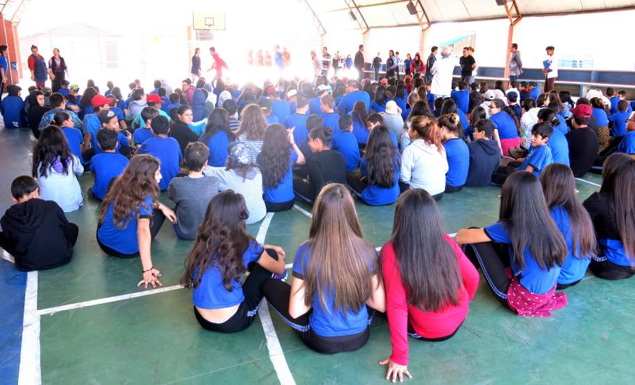 Na tarde da última terça-feira, a Coordenadoria Estadual de Proteção e Defesa Civil e a 1ª Coordenadoria Regional de Proteção e Defesa Civil (CORPDEC), através do Programa Brigadas Escolares, realizaram treinamento do Plano de Abandono no Colégio Estadual Professor Teobaldo Leonardo Kletemberg, no Sítio Cercado, em Curitiba
