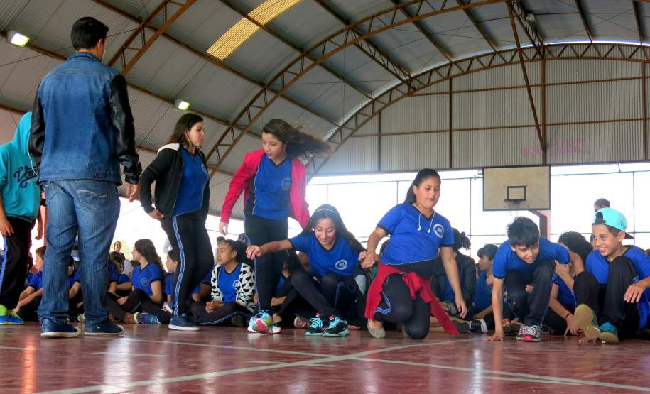 Na tarde da última terça-feira, a Coordenadoria Estadual de Proteção e Defesa Civil e a 1ª Coordenadoria Regional de Proteção e Defesa Civil (CORPDEC), através do Programa Brigadas Escolares, realizaram treinamento do Plano de Abandono no Colégio Estadual Professor Teobaldo Leonardo Kletemberg, no Sítio Cercado, em Curitiba