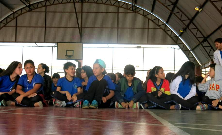 Na tarde da última terça-feira, a Coordenadoria Estadual de Proteção e Defesa Civil e a 1ª Coordenadoria Regional de Proteção e Defesa Civil (CORPDEC), através do Programa Brigadas Escolares, realizaram treinamento do Plano de Abandono no Colégio Estadual Professor Teobaldo Leonardo Kletemberg, no Sítio Cercado, em Curitiba