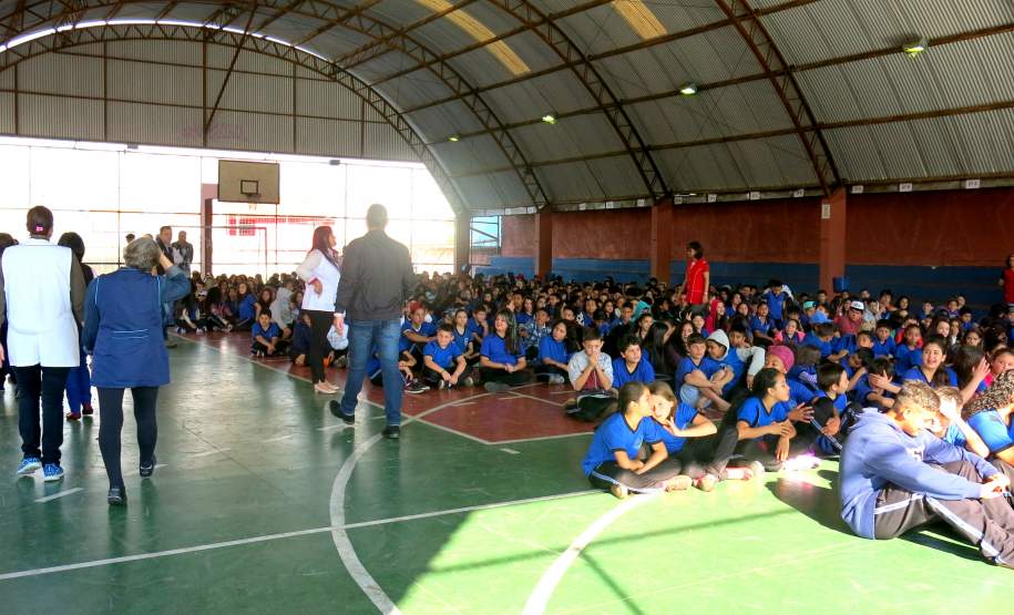 Na tarde da última terça-feira, a Coordenadoria Estadual de Proteção e Defesa Civil e a 1ª Coordenadoria Regional de Proteção e Defesa Civil (CORPDEC), através do Programa Brigadas Escolares, realizaram treinamento do Plano de Abandono no Colégio Estadual Professor Teobaldo Leonardo Kletemberg, no Sítio Cercado, em Curitiba