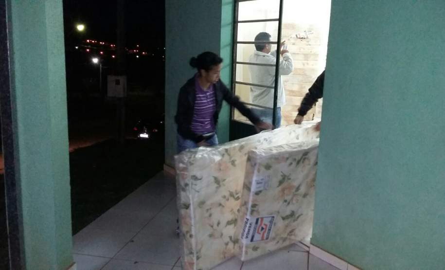 DEFESA CIVIL ESTADUAL ENVIA AUXÍLIO A MUNICÍPIO ATINGIDO POR FORTE CHUVA DE GRANIZO Um dos municípios mais afetados durante as chuvas de granizo desta terça-feira (12) foi Salto do Lontra, que teve danos e prejuízos extensivos em todo o município, afetando tanto os moradores quanto a administração pública local