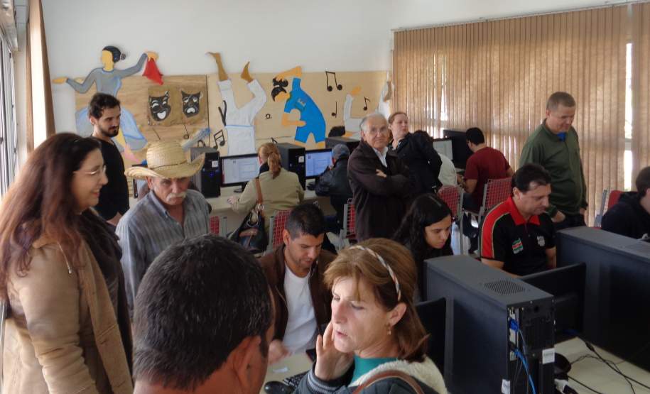 No dia 18 de julho de 2016 na praça CEU - Jardim Tarobá, a Defesa Civil (COMPDEC) e Corpo de Bombeiros de Cambé realizaram um evento que teve como objetivo de recrutar e capacitar voluntários cadastrados no Sistema de Defesa Civil (SISDC). O evento teve início às 13h com a presença do prefeito João Dalmacio Pavinato e a participação de 72 pessoas da comunidade.