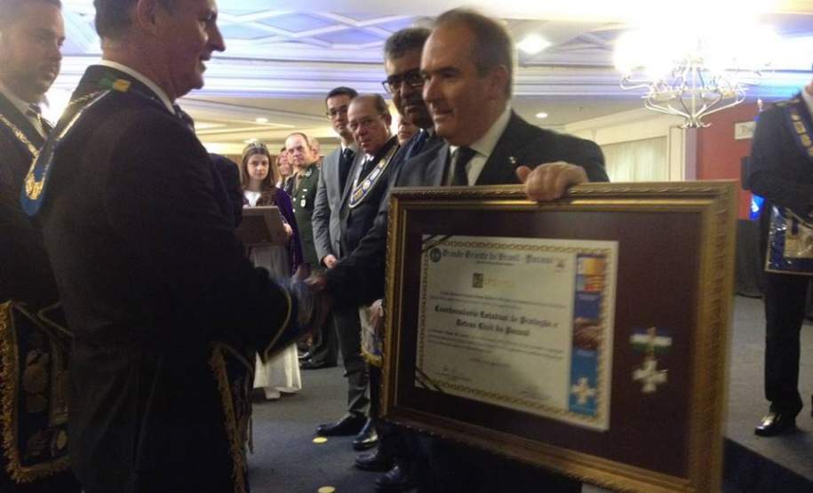 DEFESA CIVIL DO PARANÁ RECEBE HOMENAGEM DA MAÇONARIA DEFESA CIVIL DO PARANÁ RECEBE HOMENAGEM DA MAÇONARIA