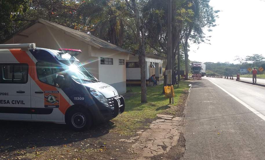 3º Coordenadoria Regional de Proteção e Defesa Civil realiza Fiscalização Prododutos Perigosos na Rodovia PR 323 PRv Porto Charles Naufal. 3º Coordenadoria Regional de Proteção e Defesa Civil realiza Fiscalização Prododutos Perigosos na Rodovia PR 323 PRv Porto Charles Naufal.