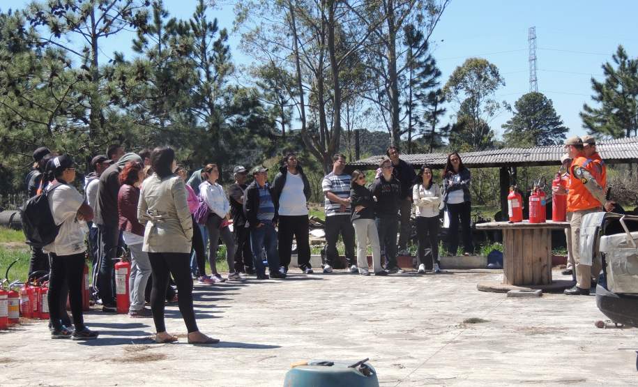 COORDENADORIA ESTADUAL DE PROTEÇÃO E DEFESA CIVIL FORMA BRIGADISTAS PARA ATUAÇÃO NO PALÁCIO IGUAÇU E PALÁCIO DAS ARAUCÁRIAS.