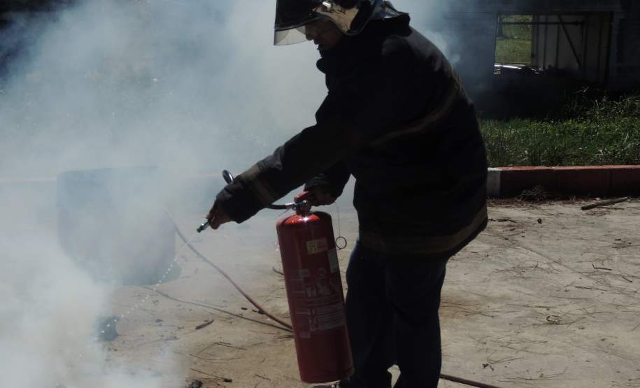 COORDENADORIA ESTADUAL DE PROTEÇÃO E DEFESA CIVIL FORMA BRIGADISTAS PARA ATUAÇÃO NO PALÁCIO IGUAÇU E PALÁCIO DAS ARAUCÁRIAS.