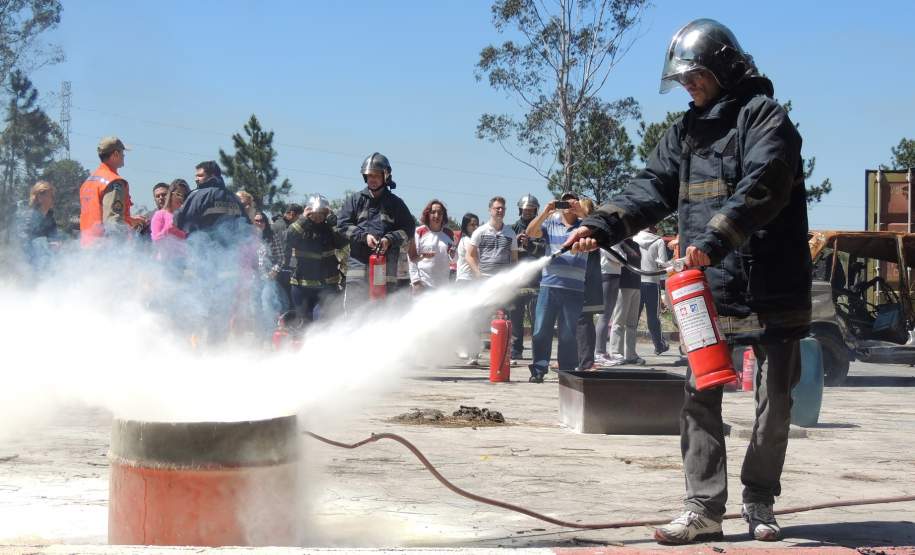 COORDENADORIA ESTADUAL DE PROTEÇÃO E DEFESA CIVIL FORMA BRIGADISTAS PARA ATUAÇÃO NO PALÁCIO IGUAÇU E PALÁCIO DAS ARAUCÁRIAS.