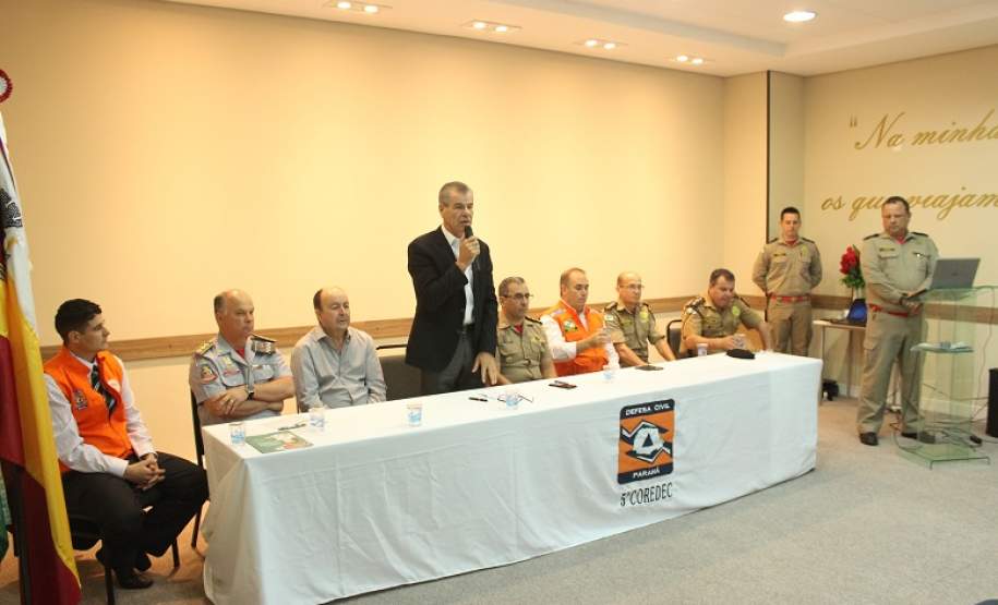 O 3º Encontro Estadual do Plano de Auxílio Mútuo (PAM) foi realizado nesta quinta-feira (29) em Maringá, noroeste do Estado. O evento foi organizado pelo 5º Grupamento de Bombeiros e contou com a presença de autoridades e representantes do PAM de diversas cidades do Paraná e também de São Paulo. O programa tem como finalidade fortalecer a prevenção de incêndios e acidentes no âmbito
empresarial.