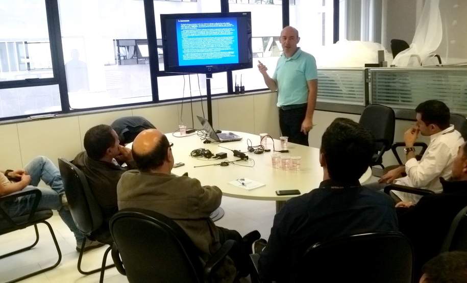 Rede Estadual de Emergência de Radioamadores apresenta Software de comunicação em desastres para Coordenadoria Estadual de Proteção e Defesa Civil. Rede Estadual de Emergência de Radioamadores apresenta Software de comunicação em desastres para Coordenadoria Estadual de Proteção e Defesa Civil.