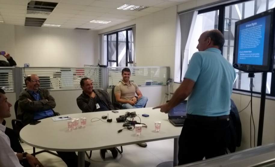 Rede Estadual de Emergência de Radioamadores apresenta Software de comunicação em desastres para Coordenadoria Estadual de Proteção e Defesa Civil. Rede Estadual de Emergência de Radioamadores apresenta Software de comunicação em desastres para Coordenadoria Estadual de Proteção e Defesa Civil.