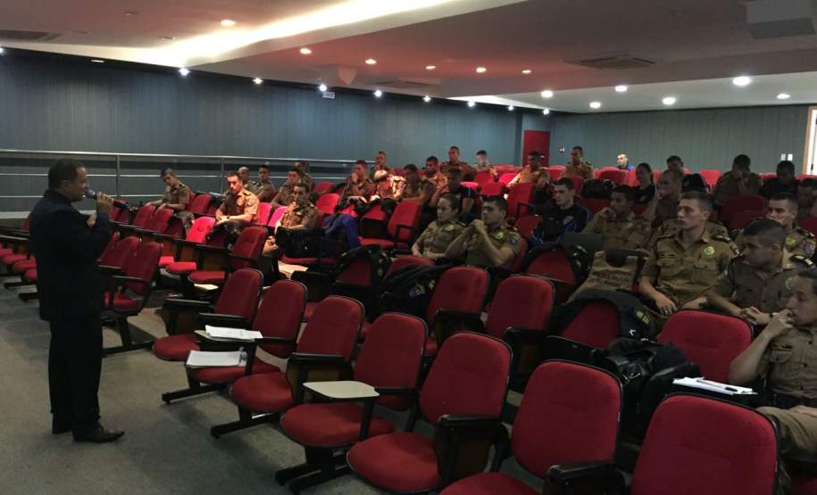 CADETES DO CORPO DE BOMBEIROS RECEBEM PALESTRA SOBRE O SISTEMA INFORMATIZADO DE DEFESA CIVIL. CADETES DO CORPO DE BOMBEIROS RECEBEM PALESTRA SOBRE O SISTEMA INFORMATIZADO DE DEFESA CIVIL.
