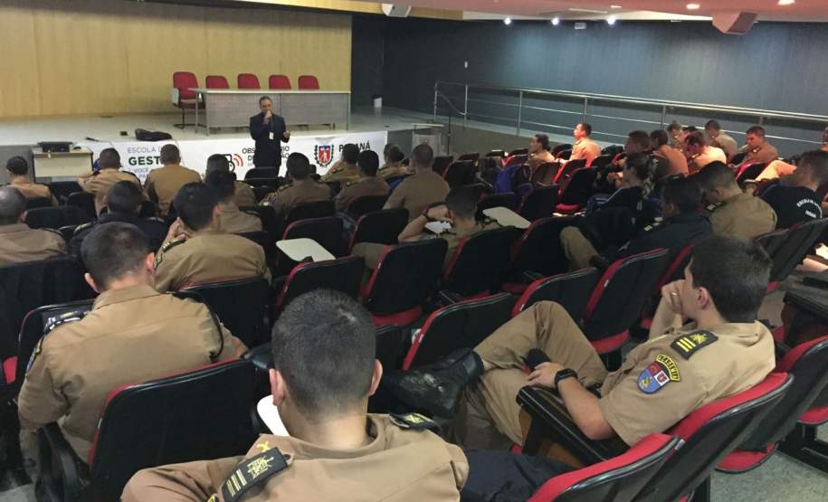 CADETES DO CORPO DE BOMBEIROS RECEBEM PALESTRA SOBRE O SISTEMA INFORMATIZADO DE DEFESA CIVIL. CADETES DO CORPO DE BOMBEIROS RECEBEM PALESTRA SOBRE O SISTEMA INFORMATIZADO DE DEFESA CIVIL.
