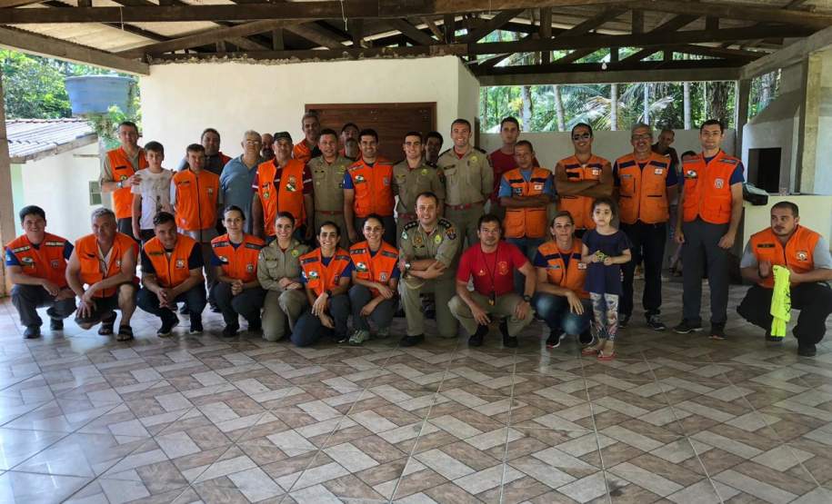 Coordenadoria Estadual de Proteção e Defesa Civil realiza simulado de abandono de área na comunidade Rio Sagrado, no município de Morretes.