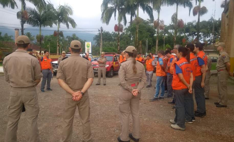 Coordenadoria Estadual de Proteção e Defesa Civil realiza simulado de abandono de área na comunidade Rio Sagrado, no município de Morretes.