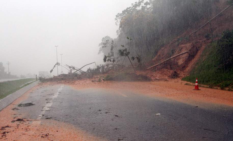 Águas de Março Águas de Março - Relembrar para Prevenir