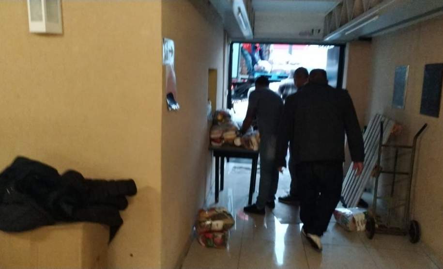 Entrega de cestas à CUFA