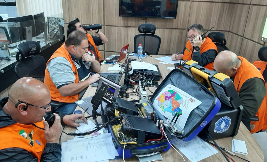 REER realiza simulado geral no dia nacional do radioamador