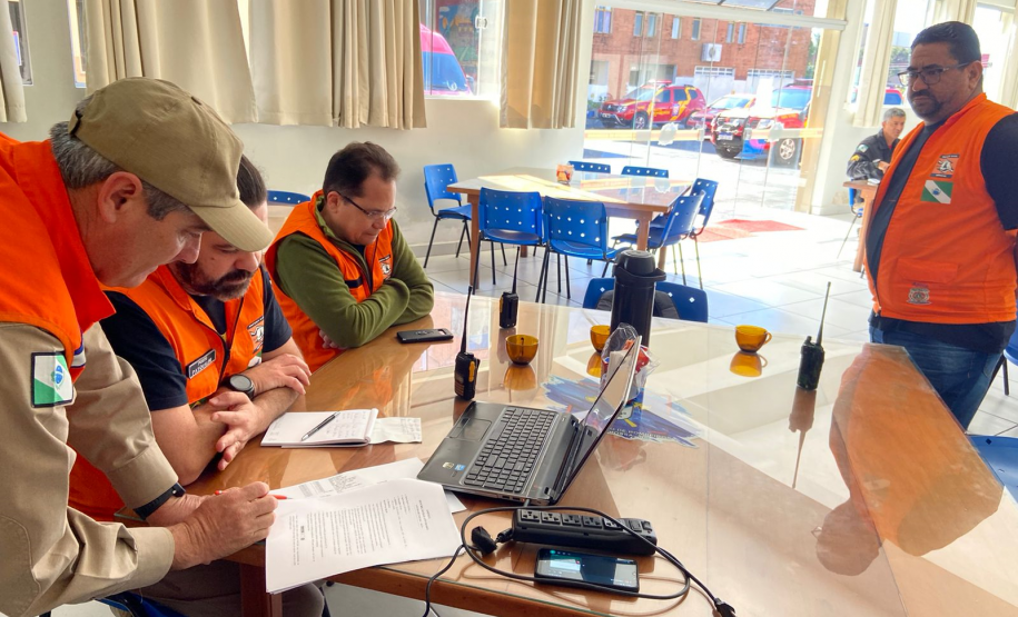 REER realiza simulado geral no dia nacional do radioamador