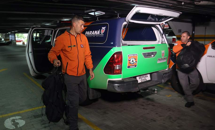 Defesa Civil do Paraná parte para o litoral de São Paulo para auxiliar municípios afetados pelas chuvas