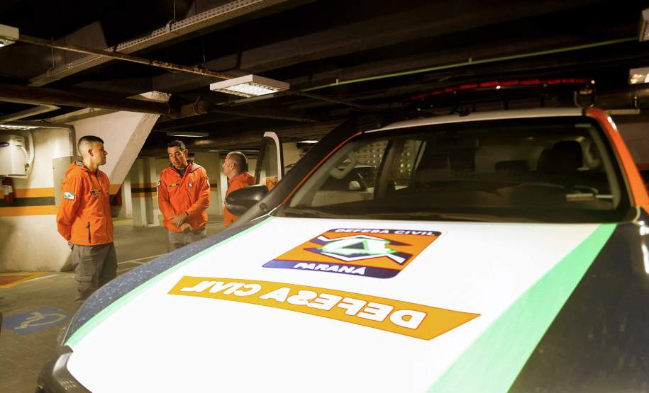 Defesa Civil do Paraná parte para o litoral de São Paulo para auxiliar municípios afetados pelas chuvas