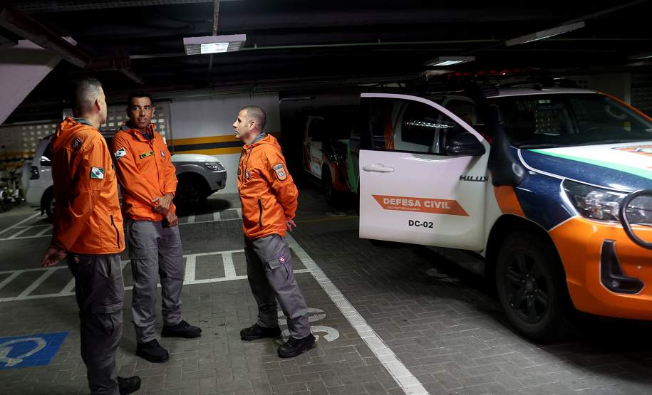 Defesa Civil do Paraná parte para o litoral de São Paulo para auxiliar municípios afetados pelas chuvas