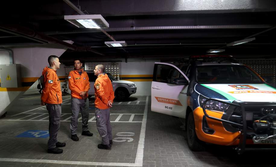 Defesa Civil do Paraná parte para o litoral de São Paulo para auxiliar municípios afetados pelas chuvas