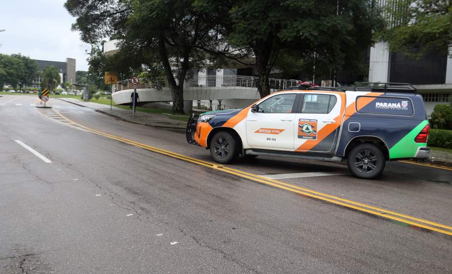 Defesa Civil do Paraná parte para o litoral de São Paulo para auxiliar municípios afetados pelas chuvas